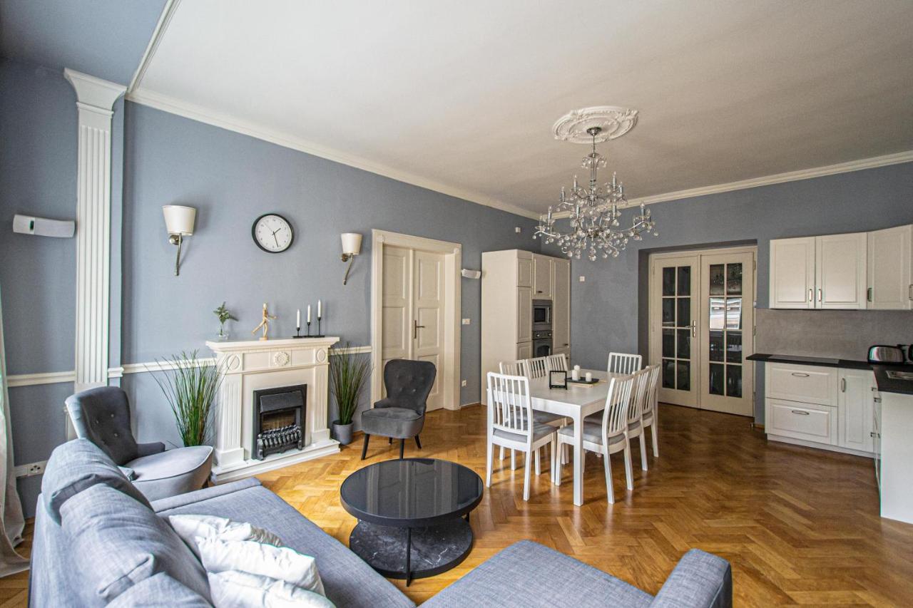 Appartement Luxury 150m2 On Wencelas Square With Private Garage