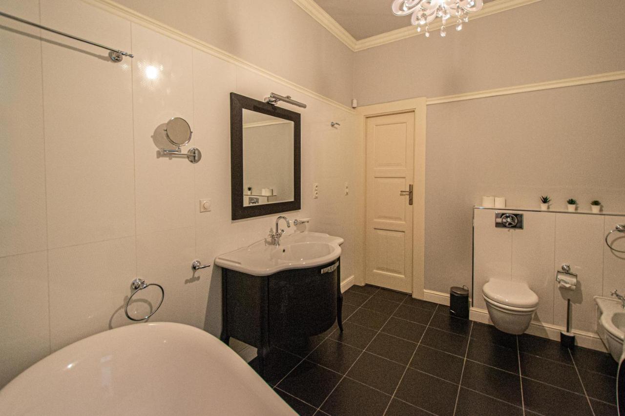 Appartement Luxury 150m2 On Wencelas Square With Private Garage Praag
