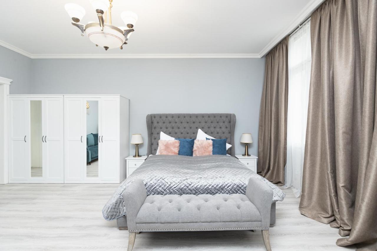 Luxury 150m2 On Wencelas Square With Private Garage Appartement