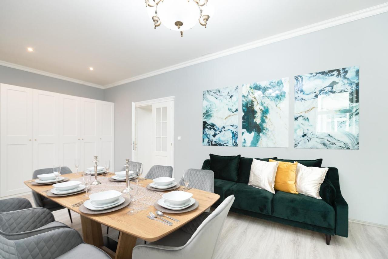 Luxury 150m2 On Wencelas Square With Private Garage Appartement Praag
